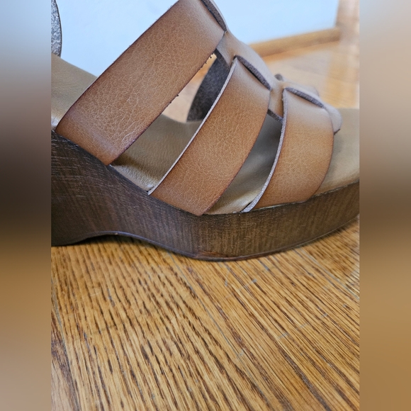 NWOT Limelight Slingback Wedge Platform Clogs Sandals in brown/Natural tan - Picture 4 of 16